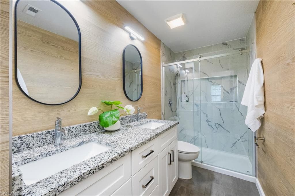 5238 Treetops DR # L201, NAPLES FL 34113-19