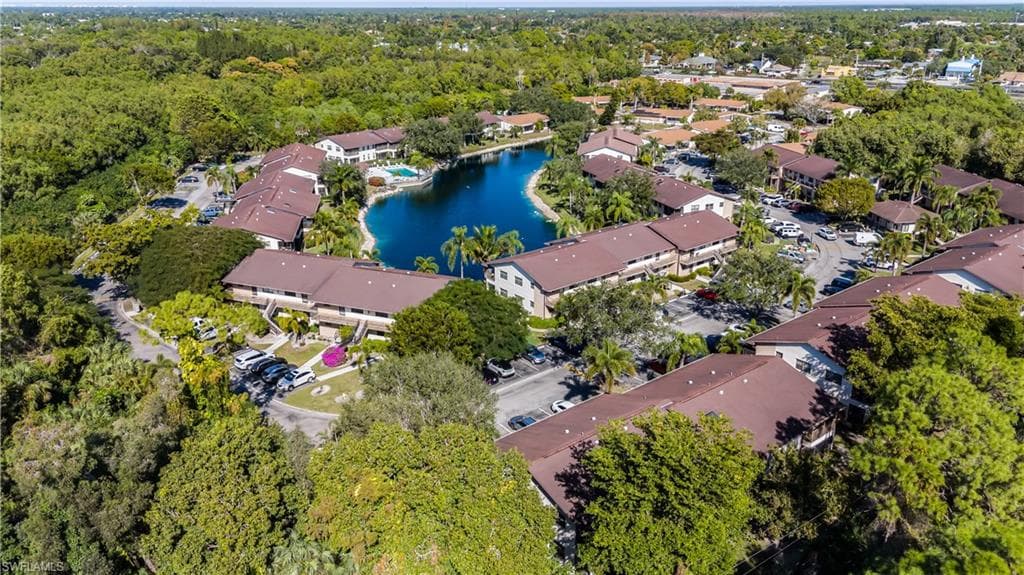 5238 Treetops DR # L201, NAPLES FL 34113-32
