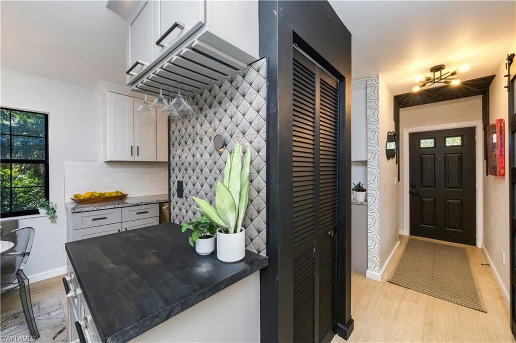 5238 Treetops DR # L201, NAPLES FL 34113-10