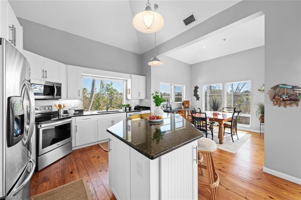 2449 Harbour LN, SANIBEL FL 33957-11