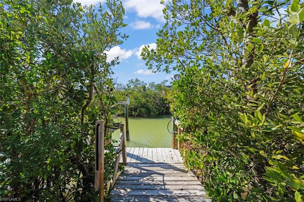 2449 Harbour LN, SANIBEL FL 33957-38