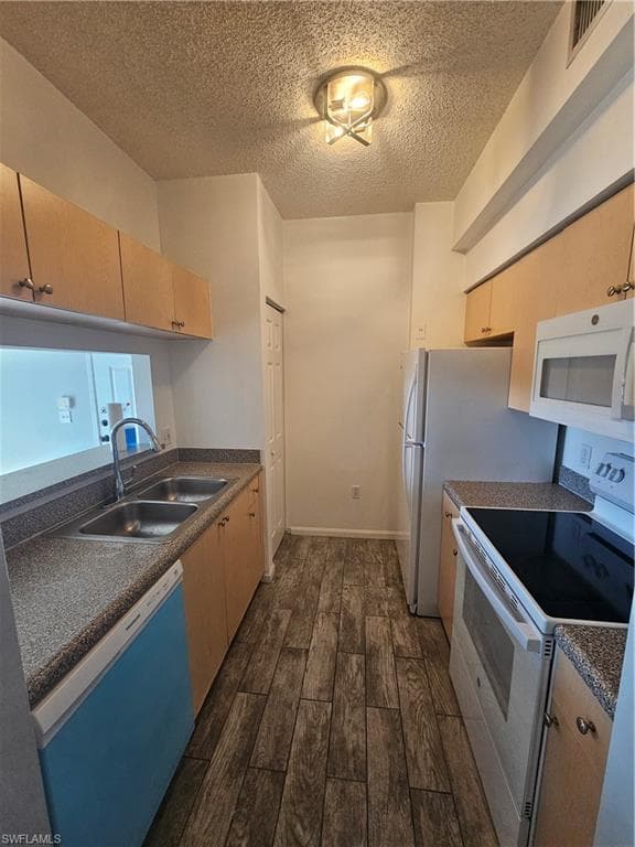 1200 Reserve WAY # 302, NAPLES FL 34105-8