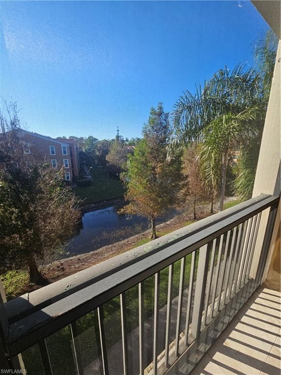 1200 Reserve WAY # 302, NAPLES FL 34105-3