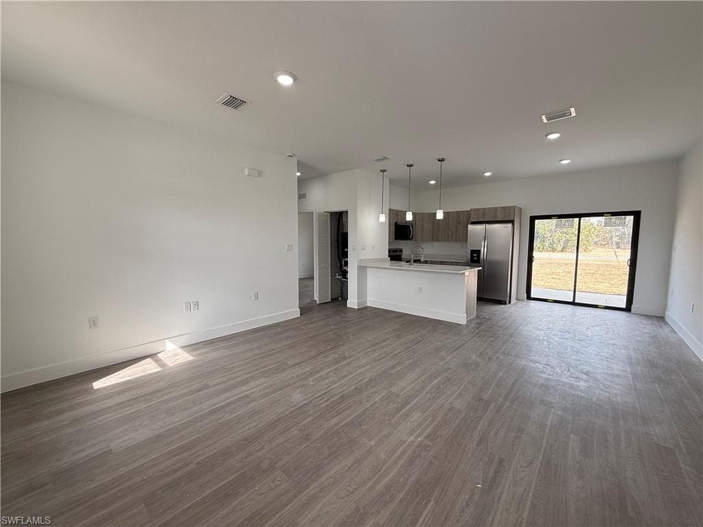 1048 Jay CT-7