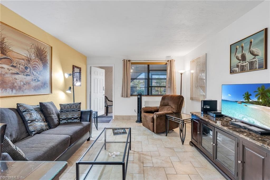 13134 Feather Sound DR # 406, FORT MYERS FL 33919-2