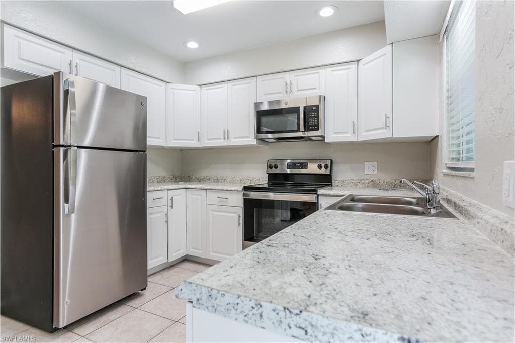 282 Lorraine AVE, VENICE FL 34293-5