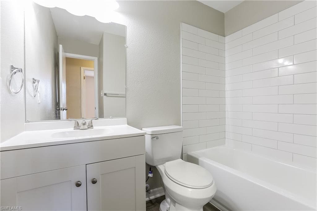 282 Lorraine AVE, VENICE FL 34293-11