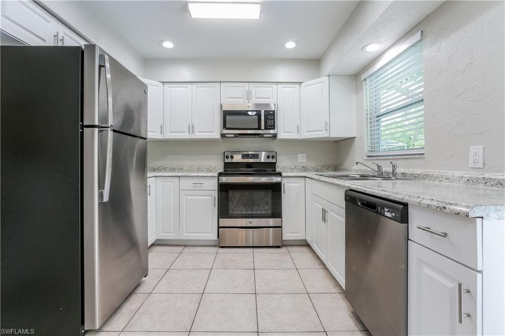 282 Lorraine AVE, VENICE FL 34293-4