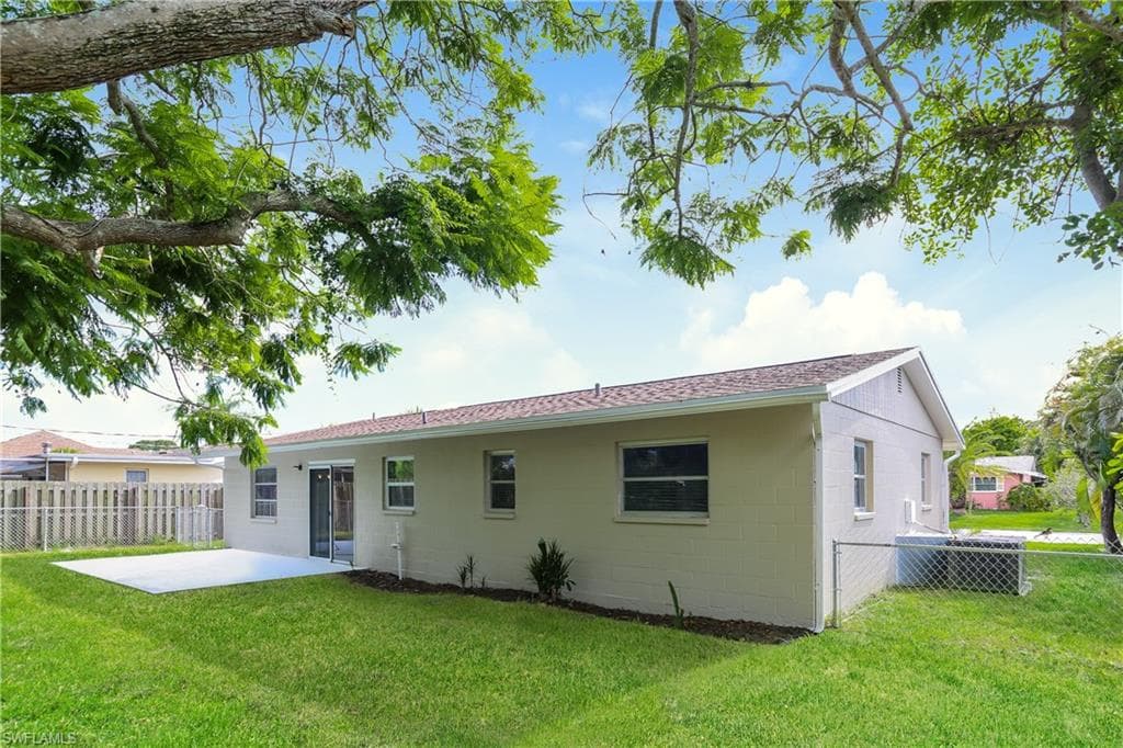 282 Lorraine AVE, VENICE FL 34293-14