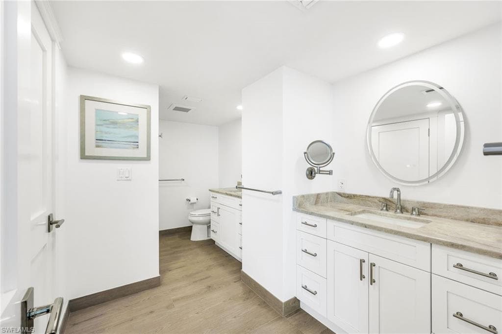 4041 Gulf Shore BLVD SW 902-17