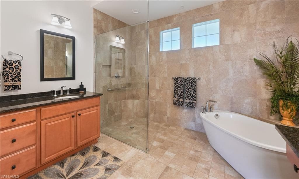 21450 Strada Nuova CIR # 303, ESTERO FL 33928-12
