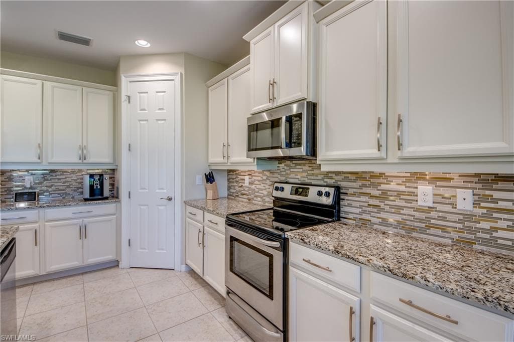 1457 Woodwind CT, FORT MYERS FL 33919-17