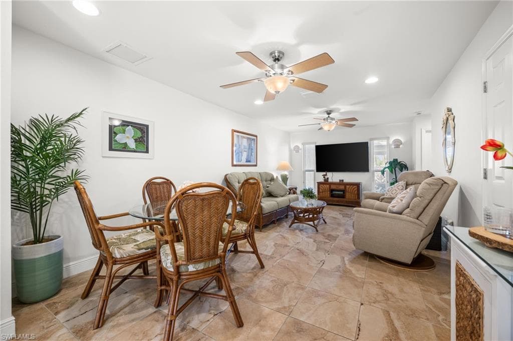 4803 SW Santa Barbara CT 8-12