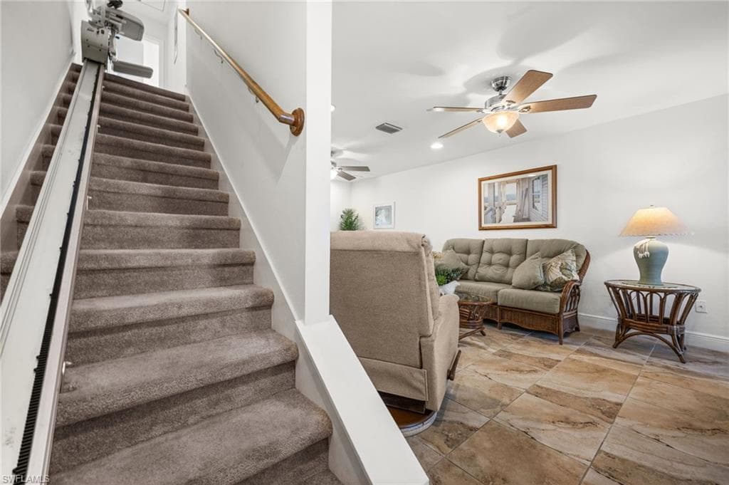 4803 SW Santa Barbara CT 8-16