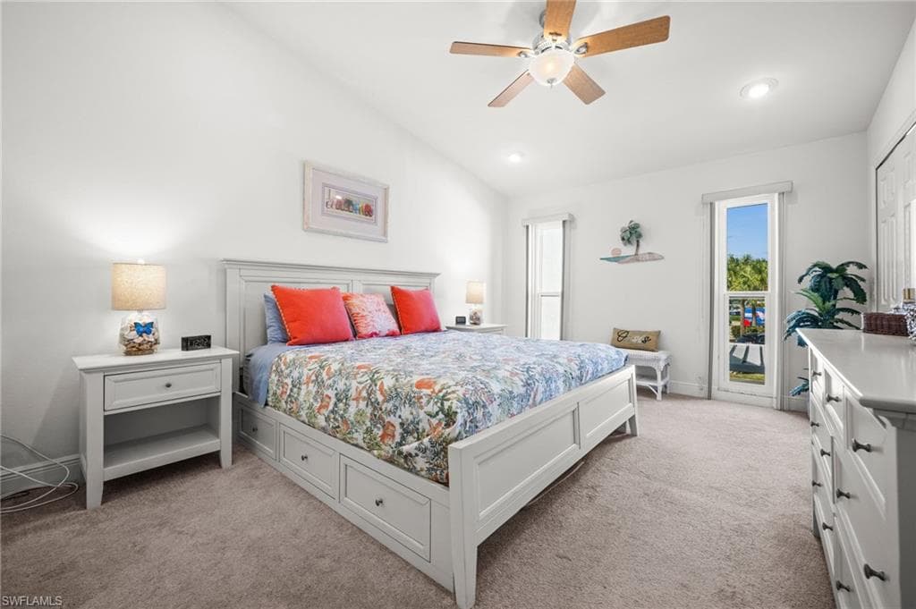 4803 SW Santa Barbara CT 8-25