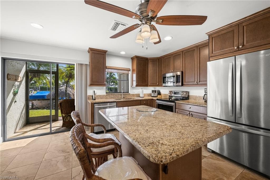 4803 SW Santa Barbara CT 8-6