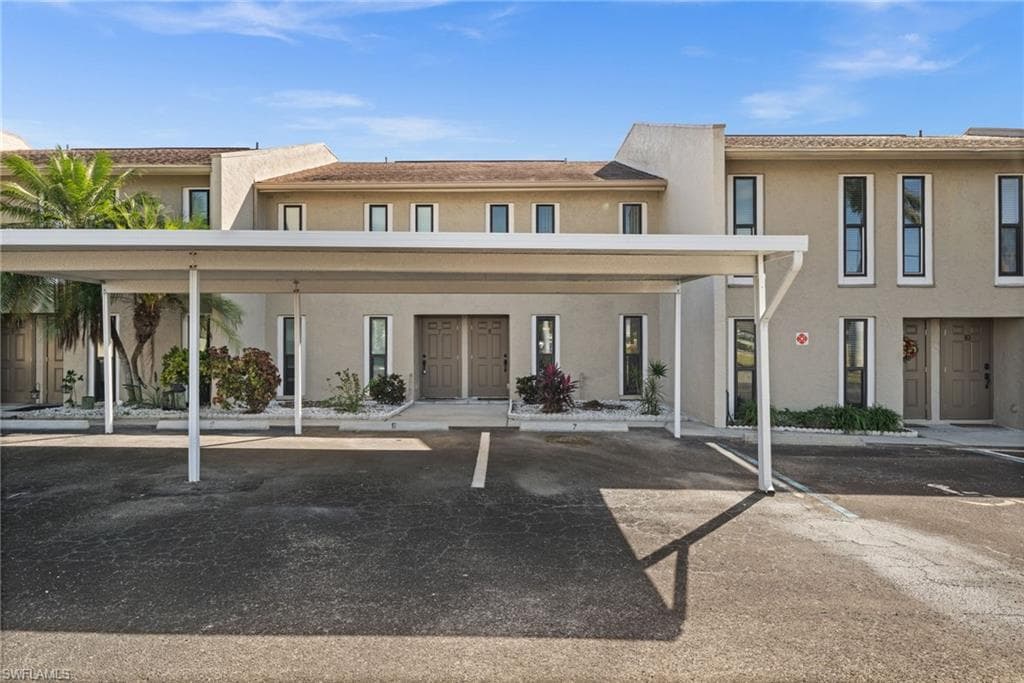 4803 SW Santa Barbara CT 8-2