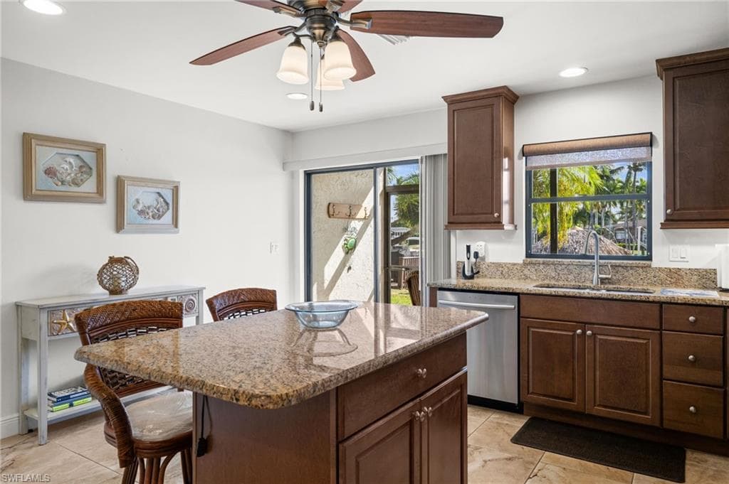 4803 SW Santa Barbara CT 8-8