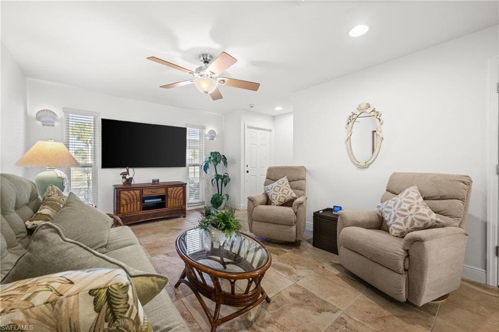 4803 SW Santa Barbara CT 8-13