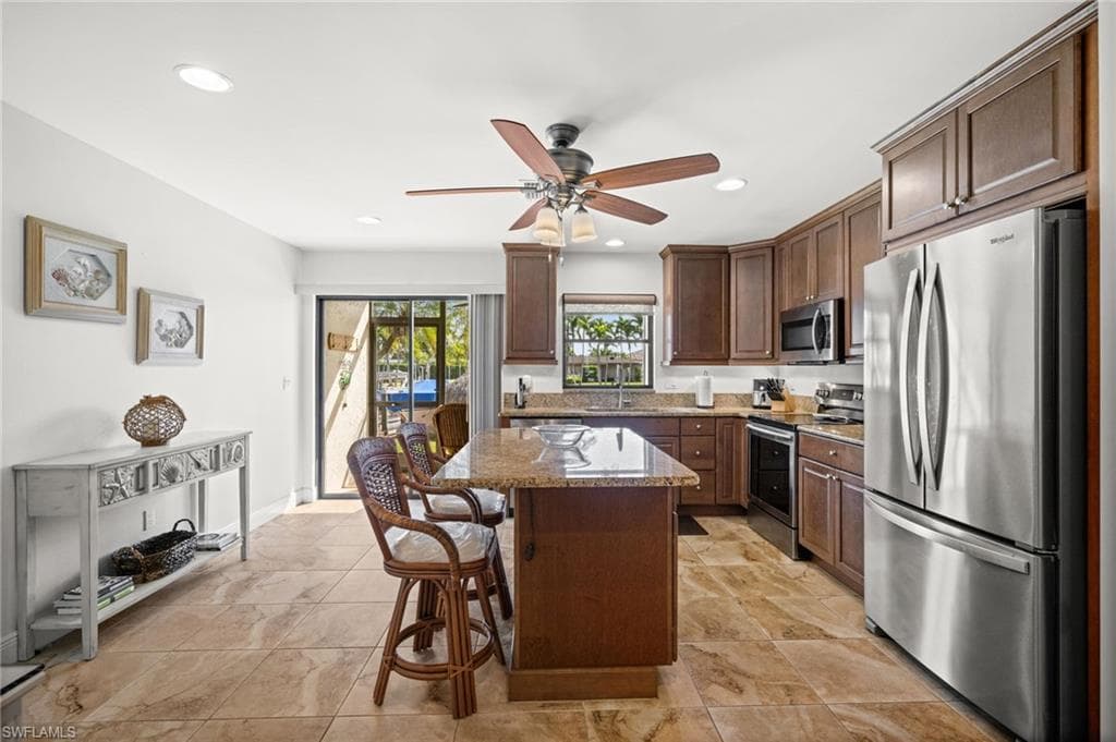 4803 SW Santa Barbara CT 8-7