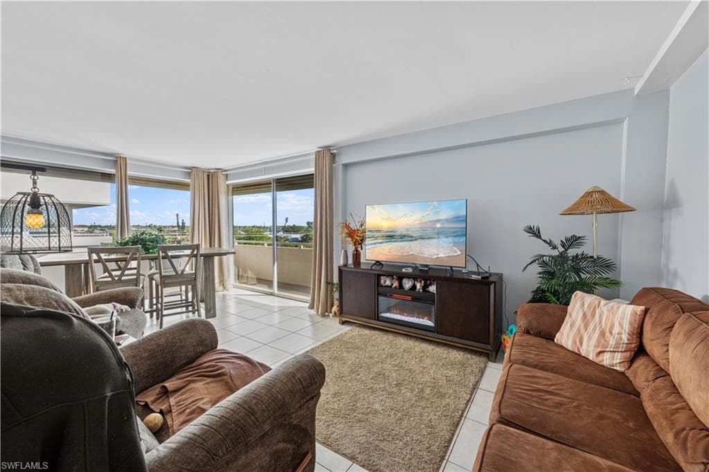4807 Sunset CT 405-3
