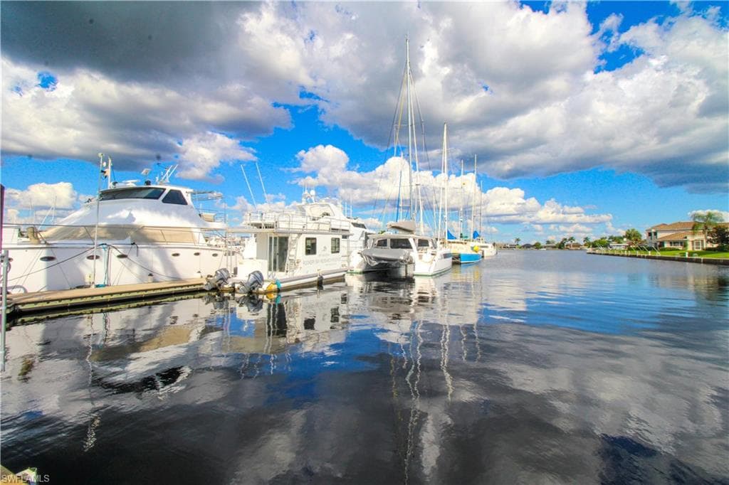 333 Sunrise Cay # 2, NAPLES FL 34114-1