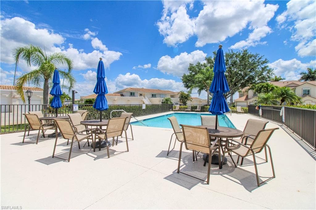 333 Sunrise Cay # 2, NAPLES FL 34114-45