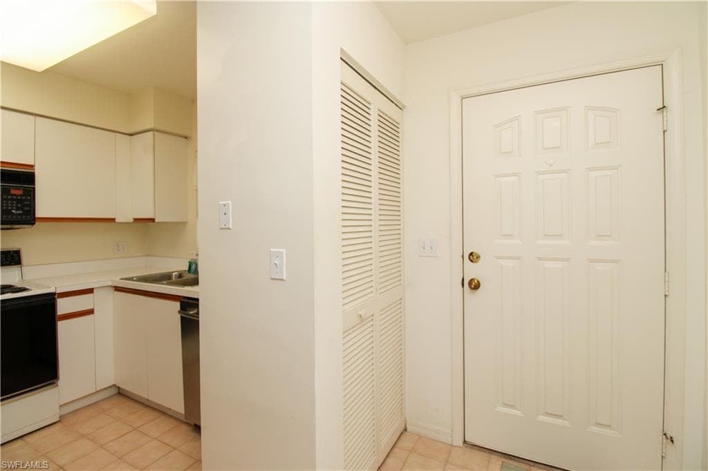 333 Sunrise Cay # 2, NAPLES FL 34114-11