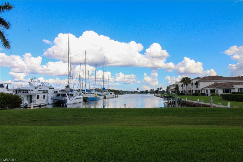 333 Sunrise Cay # 2, NAPLES FL 34114-2