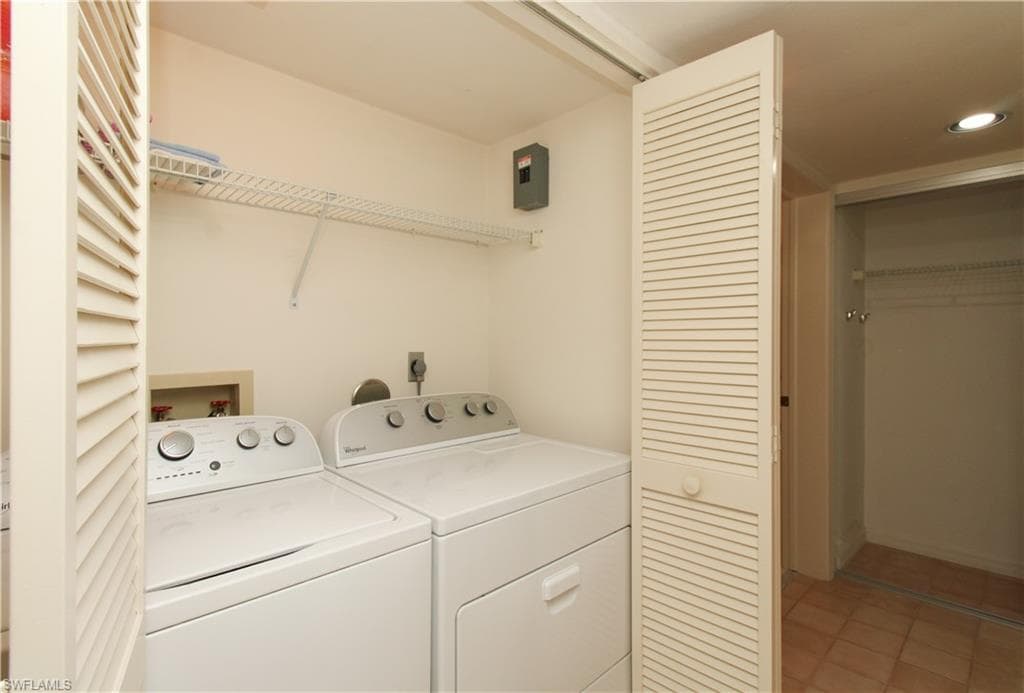 333 Sunrise Cay # 2, NAPLES FL 34114-23