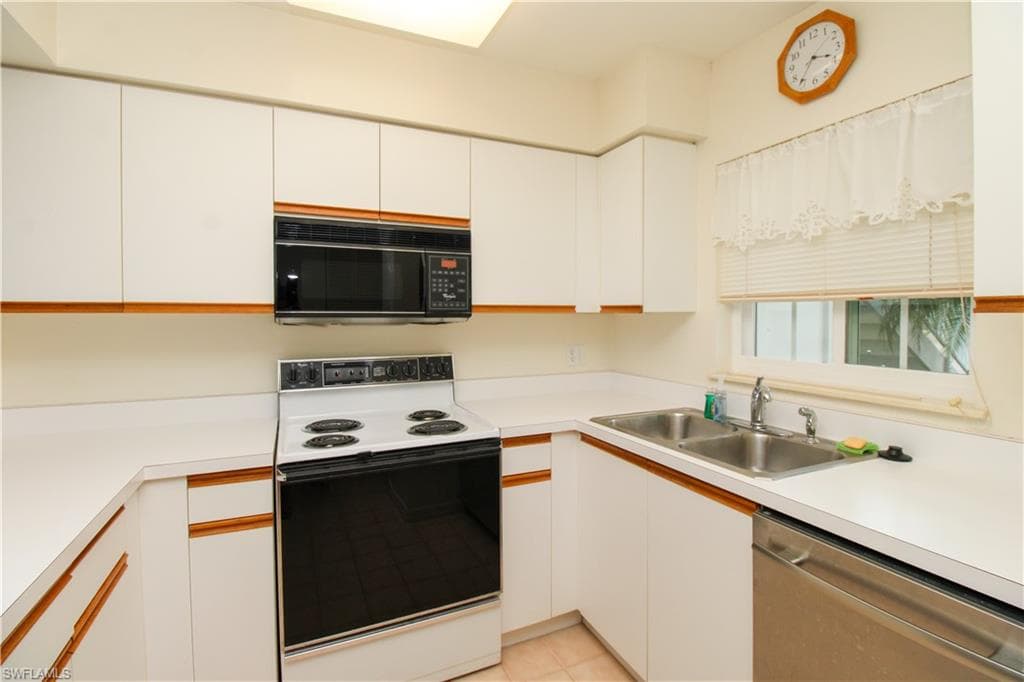 333 Sunrise Cay # 2, NAPLES FL 34114-13