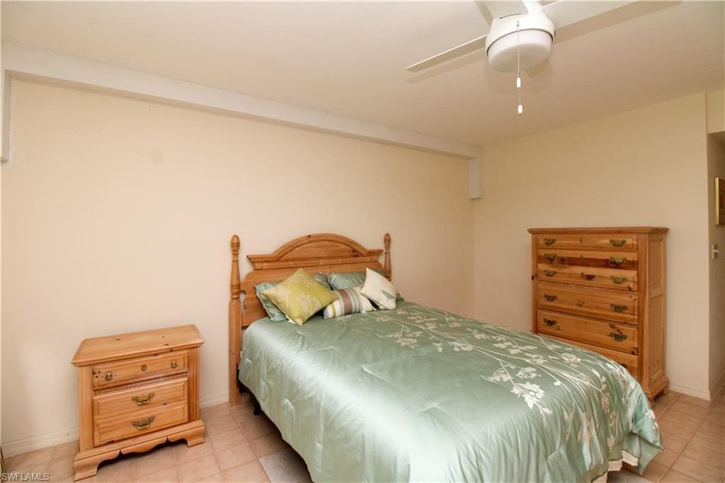 333 Sunrise Cay # 2, NAPLES FL 34114-30