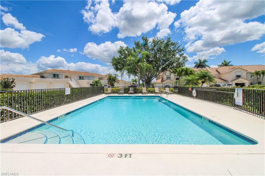 333 Sunrise Cay # 2, NAPLES FL 34114-3