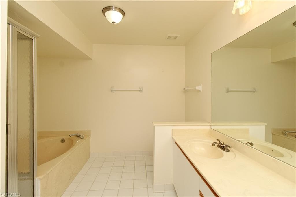 333 Sunrise Cay # 2, NAPLES FL 34114-24