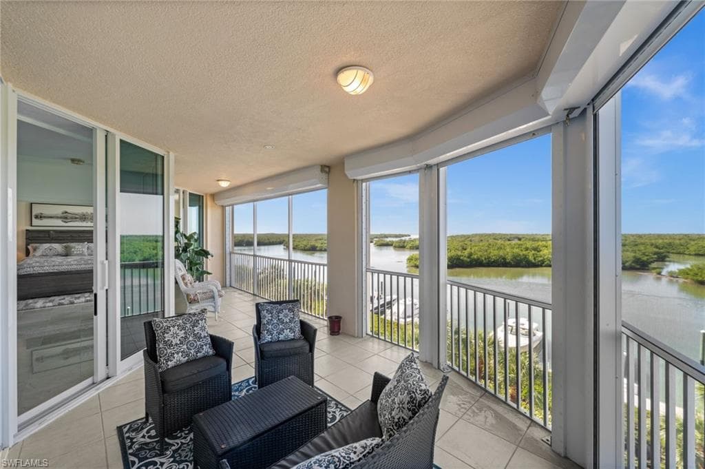 445 Dockside DR # A504, NAPLES FL 34110-26