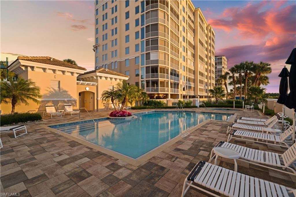 445 Dockside DR # A504, NAPLES FL 34110-5