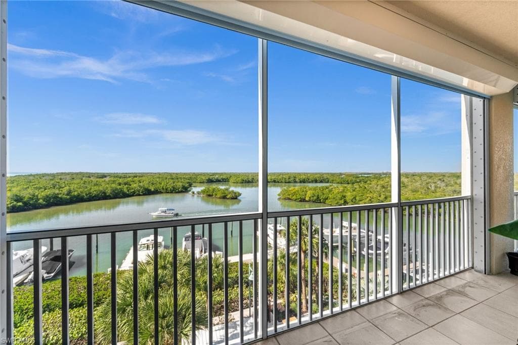 445 Dockside DR # A504, NAPLES FL 34110-19