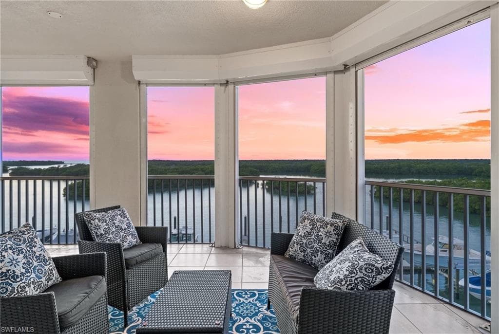 445 Dockside DR # A504, NAPLES FL 34110-23