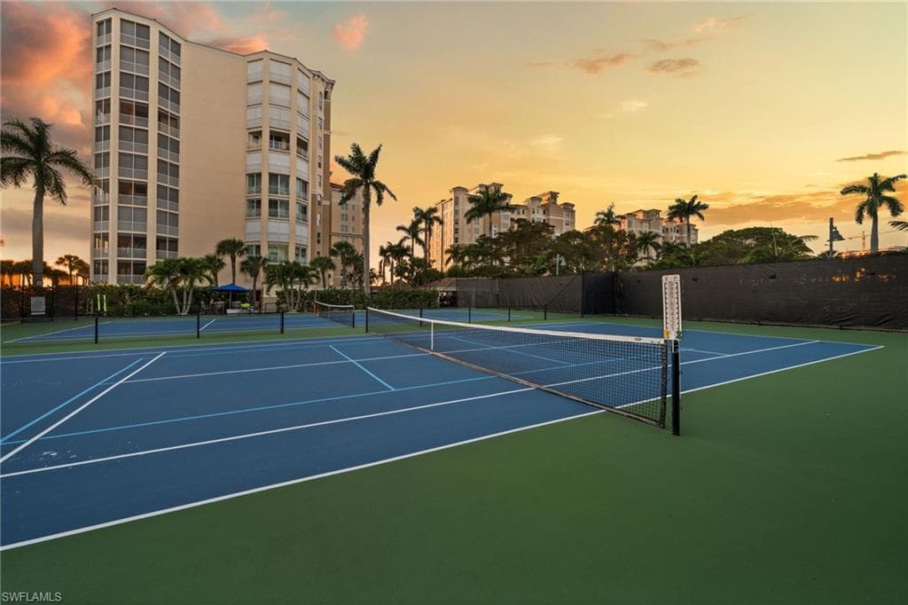 445 Dockside DR # A504, NAPLES FL 34110-44