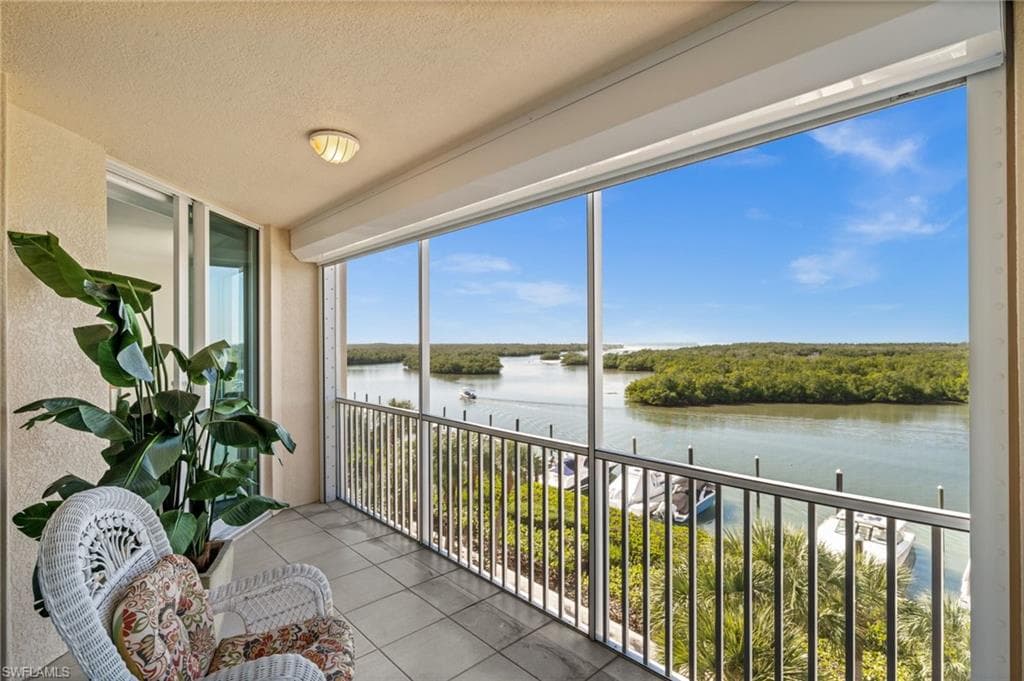 445 Dockside DR # A504, NAPLES FL 34110-18