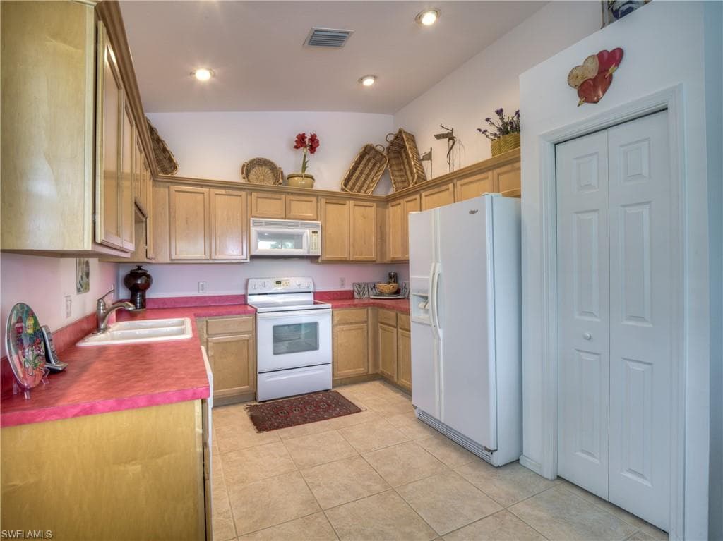 3120 Meandering WAY # 202, FORT MYERS FL 33905-16