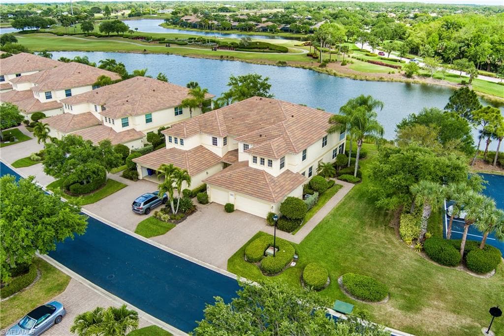 3120 Meandering WAY # 202, FORT MYERS FL 33905-2