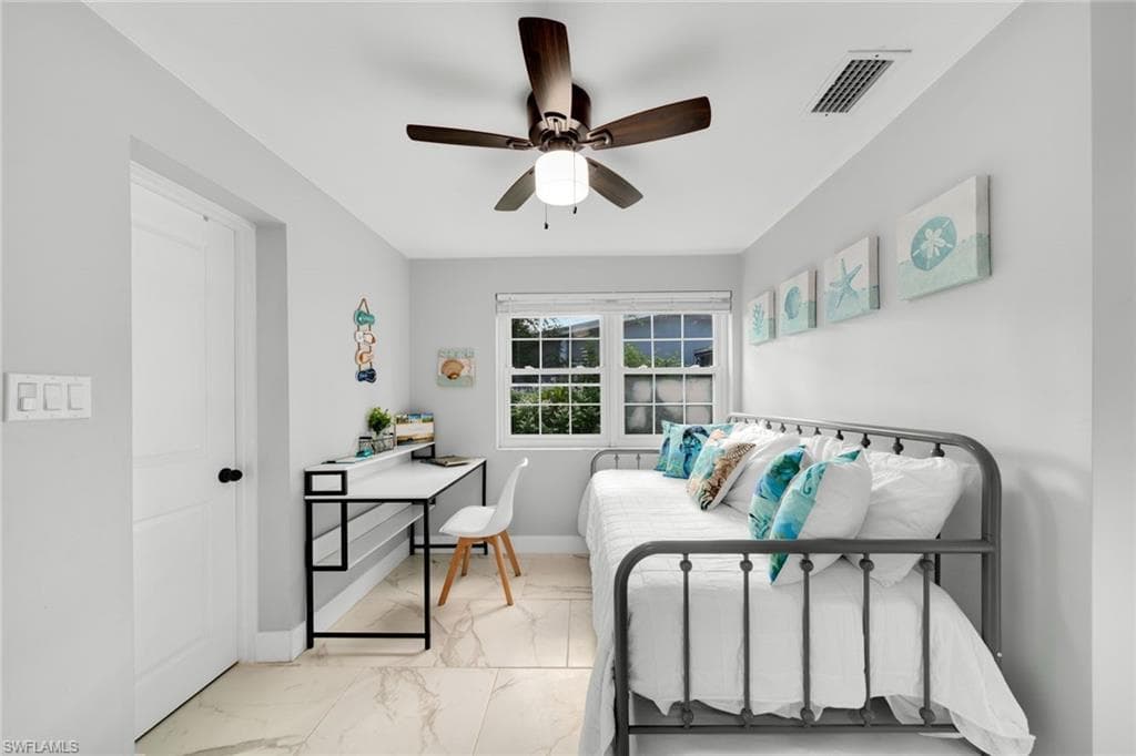 3999 Guava DR, NAPLES FL 34104-17