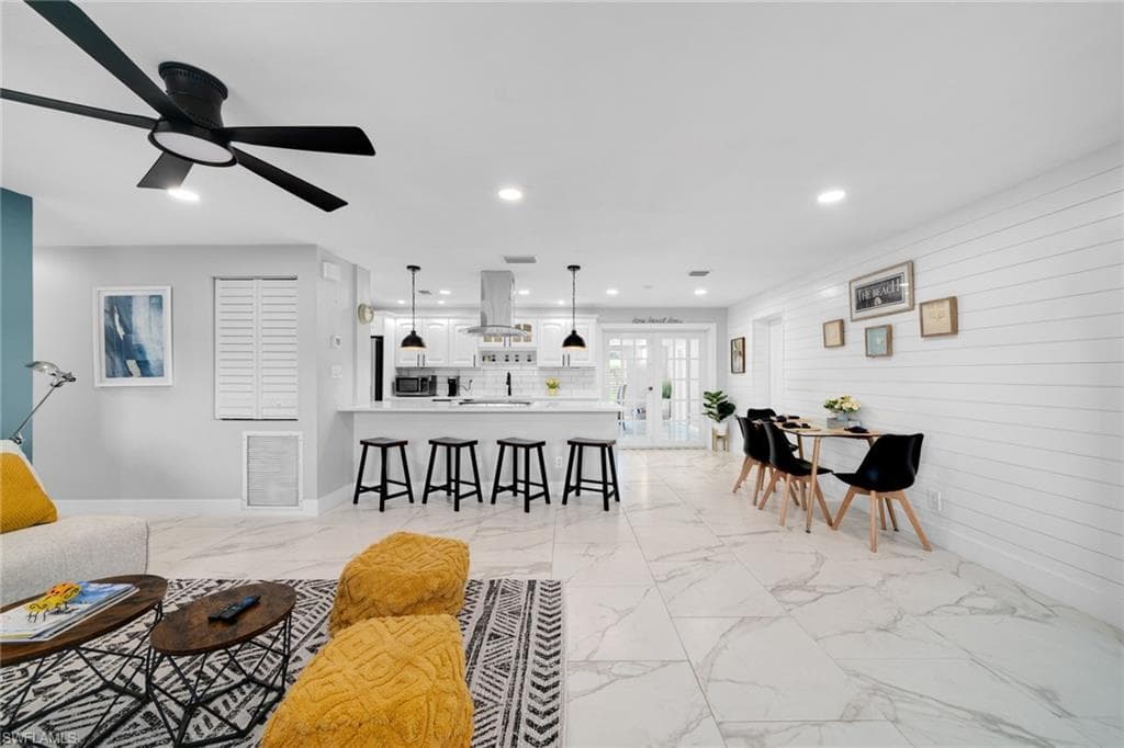 3999 Guava DR, NAPLES FL 34104-3