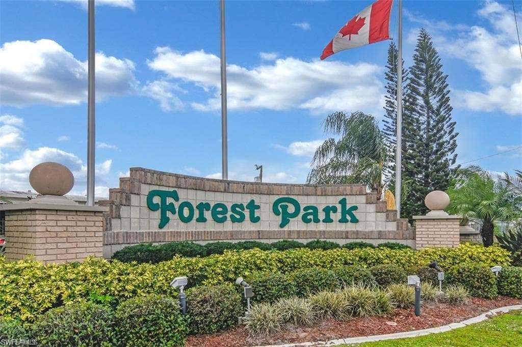 524 Timber LN S, NORTH FORT MYERS FL 33917-1