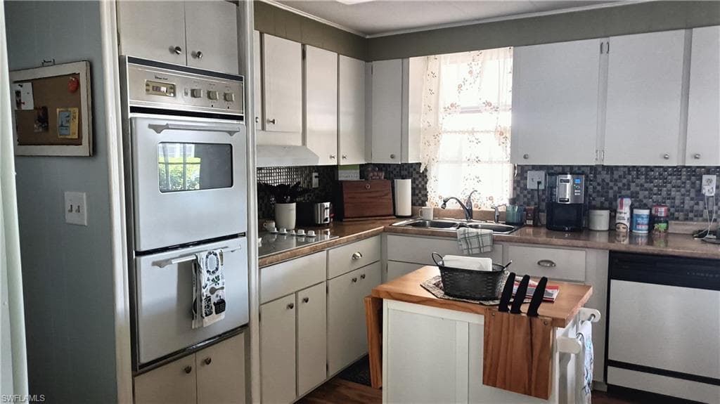 524 Timber LN S, NORTH FORT MYERS FL 33917-9