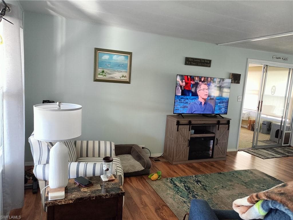 524 Timber LN S, NORTH FORT MYERS FL 33917-3