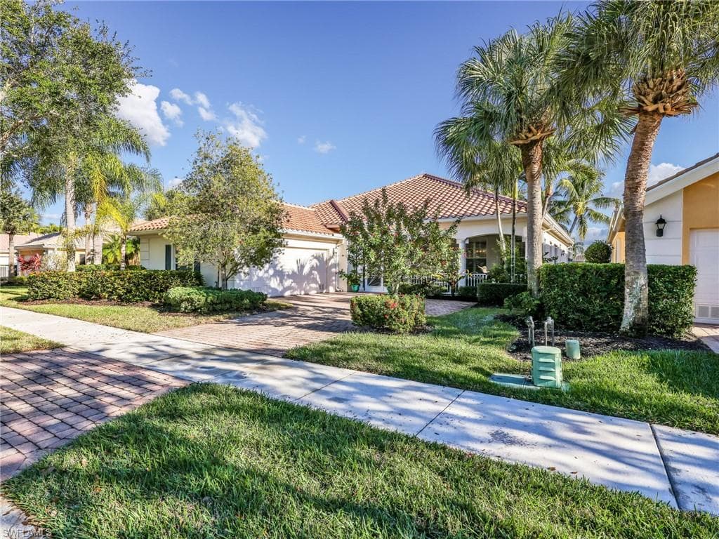 28333 Moray DR, BONITA SPRINGS FL 34135-1