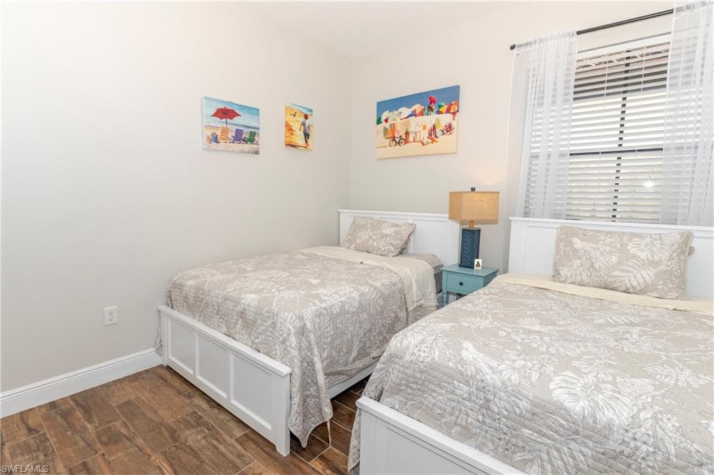 5104 SALERNO ST-26