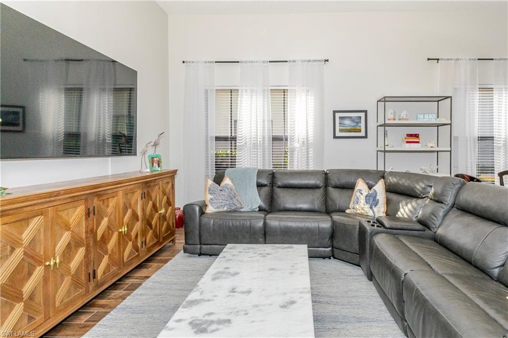 5104 SALERNO ST-7